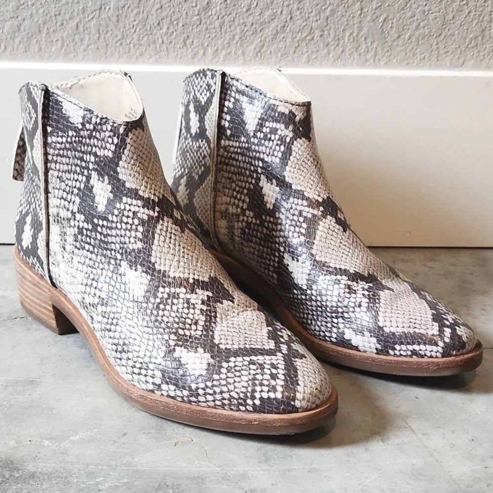 Dolce Vita Tavin Ankle‎ Boots Women's Snake Print Block Heel Zip Up Size 7.5M